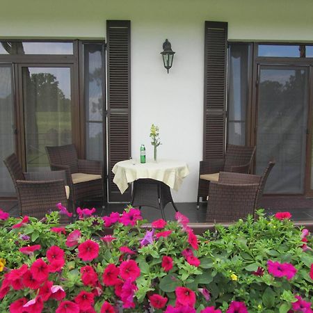 Park-Hotel Kidev Chubynske Εξωτερικό φωτογραφία