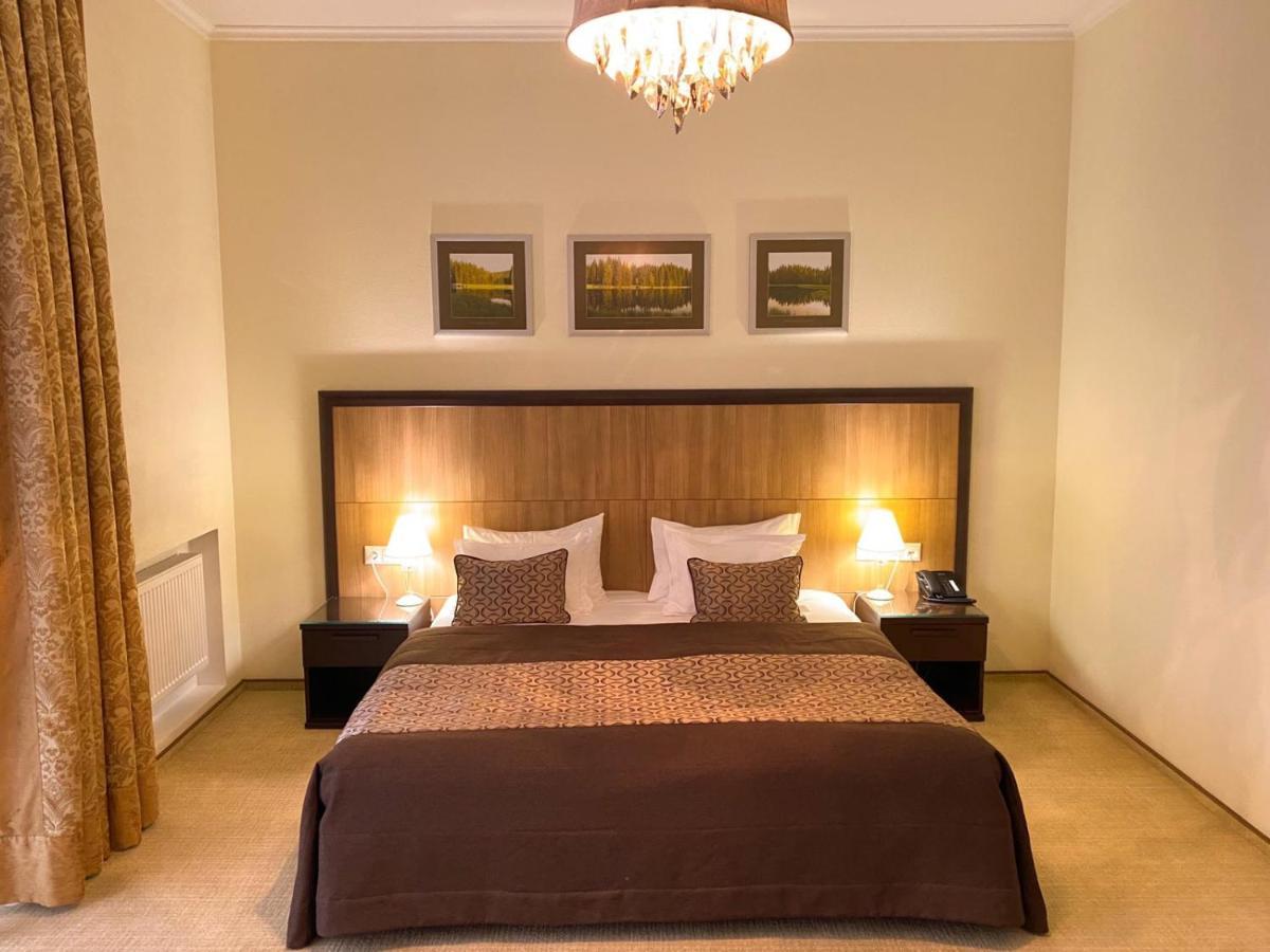 Park-Hotel Kidev Chubynske Εξωτερικό φωτογραφία
