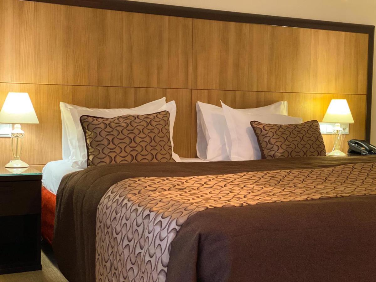 Park-Hotel Kidev Chubynske Εξωτερικό φωτογραφία