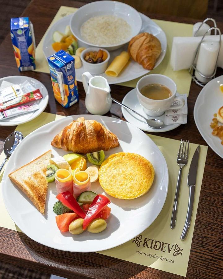Park-Hotel Kidev Chubynske Εξωτερικό φωτογραφία
