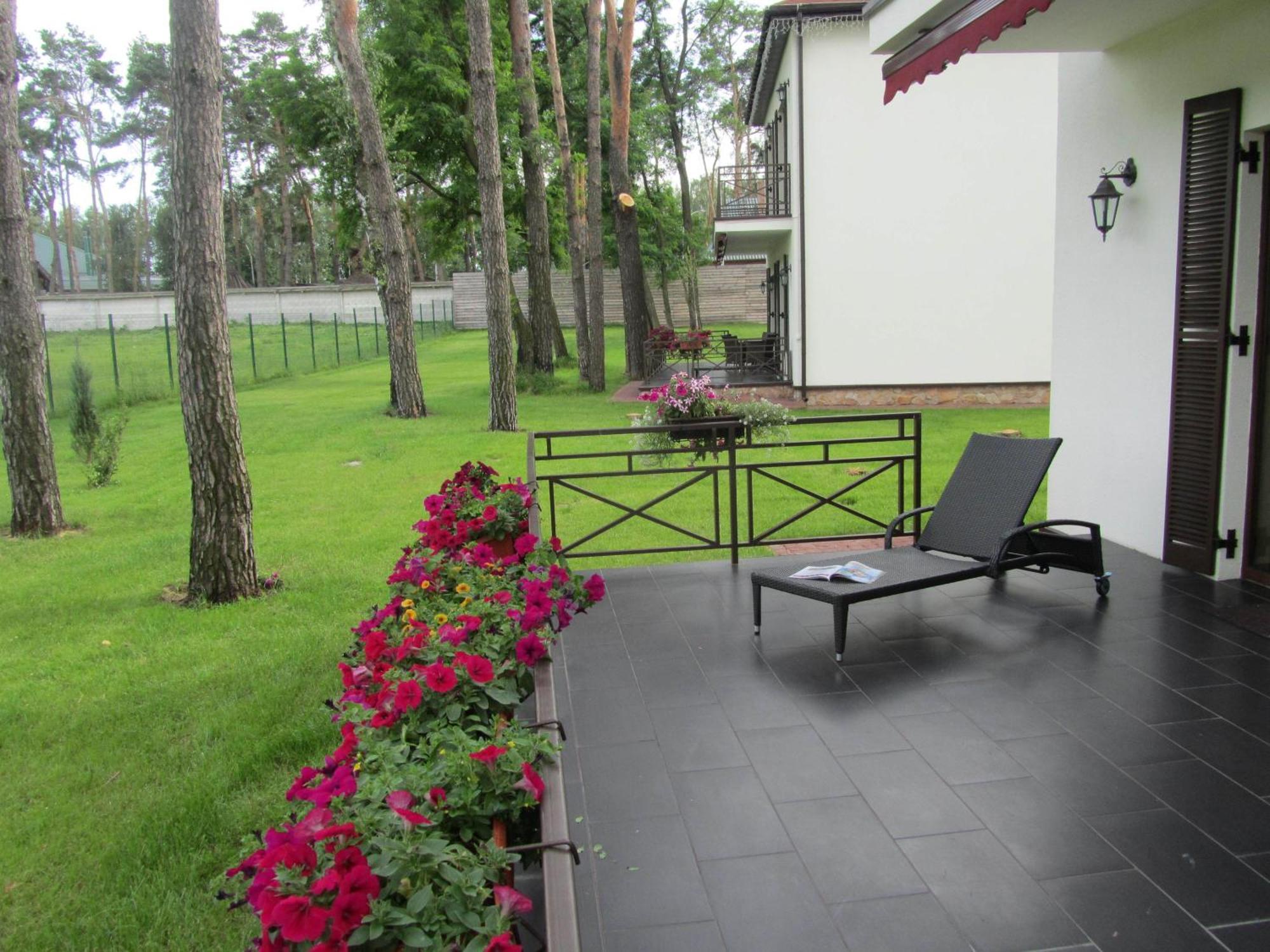 Park-Hotel Kidev Chubynske Εξωτερικό φωτογραφία