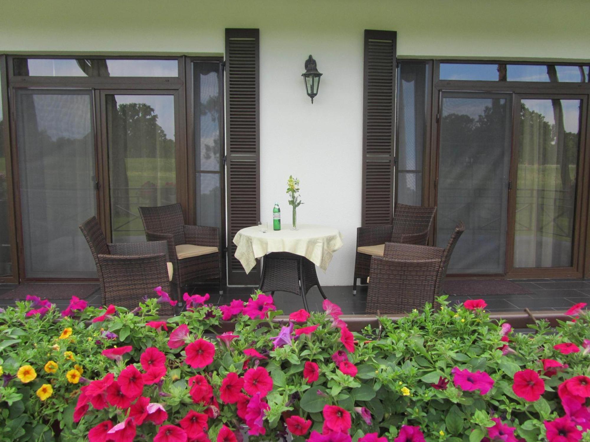 Park-Hotel Kidev Chubynske Εξωτερικό φωτογραφία